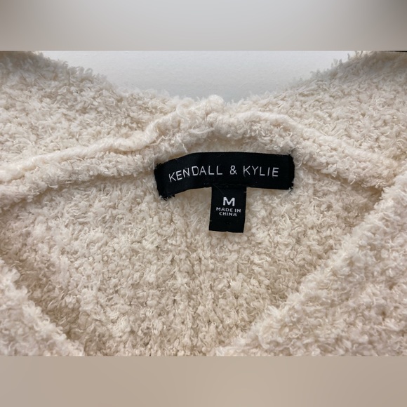 Kendall & Kylie brand soft cropped cream white sweater - Picture 3 of 4